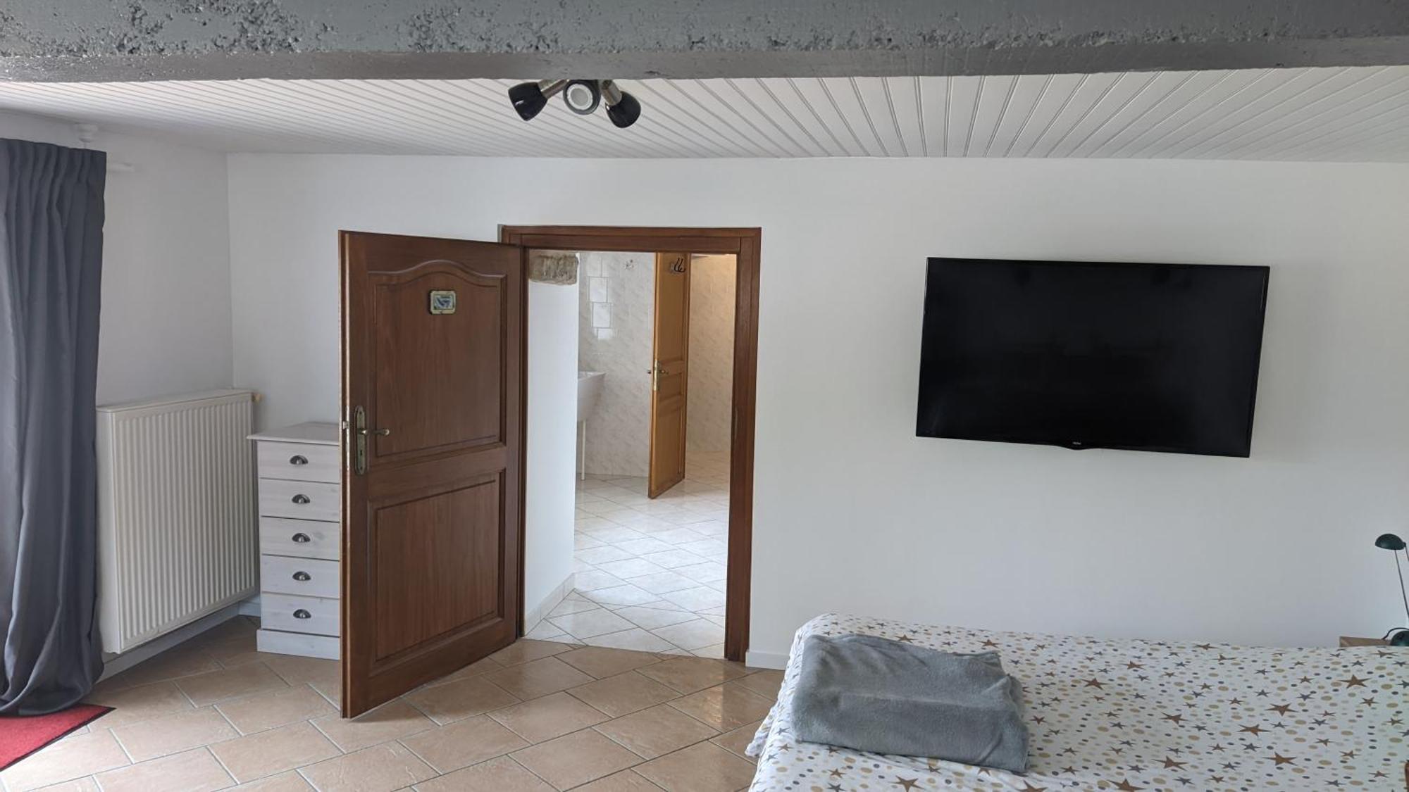 Studio à la campagne dans corps de ferme rénovée Chancey Habitación foto